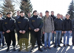 “Hitlerjugend” patrolling Minsk streets