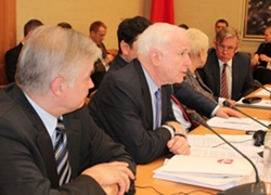 Политики США и ЕС поддержали усиление санкций против режима Лукашенко