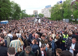 В Москве разогнали лагерь оппозиции на Чистых прудах