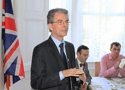 Брайан Беннетт: Санкции могут приблизить конец Лукашенко