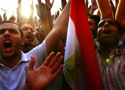 Приговор Мубараку встречен массовыми протестами (Фото)