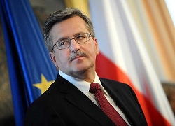 Komorowski not to cancel visit to Euro-2012 because of Lukashenka