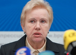Yarmoshyna teaches OSCE how to observe her “elections”