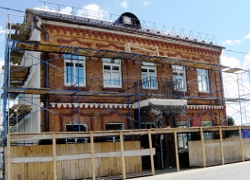 В Глубоком варварски уничтожают памятник архитектуры