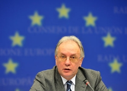 Martynov has accused the EU in the "deficit of democracy"