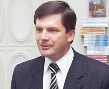 Brest authorities promote loyal candidate