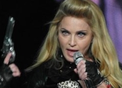 Мадонна поддержала Pussy Riot на концерте в Москве