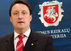 Head of Lithuanian MIA calls upon providing a Belarusian soldier with an asylum