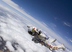 Космический рекорд: бесстрашный Феликс прыгнул с высоты 39 км