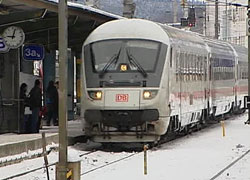 Снегопад в Польше остановил поезд Варшава-Тересполь