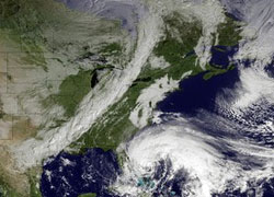 Да ЗША набліжаецца трапічны ўраган