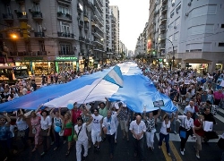 Аргентина протестует против третьего срока президента (Фото, видео)