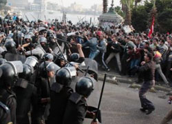 Столкновения в Каире: протесты разгоняют слезоточивым газом