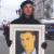 Пушкин пришел в Верховный суд с портретом Ростислава Лапицкого