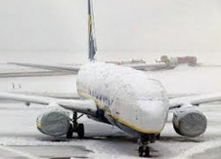 У аэрапортах Масквы праз снегапад затрыманыя дзесяткі рэйсаў