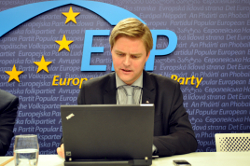 Шведский депутат: Денег от Европы Лукашенко не получит