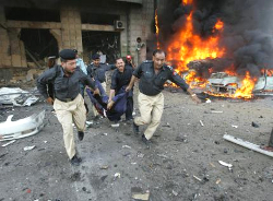 Жертвами двойного теракта в Пакистане стали 115 человек