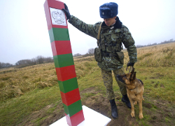 Москвич пересек польско-белорусскую границу при помощи плоскогубцев