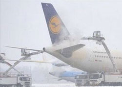 Снегопады в Европе: отменены сотни авиарейсов