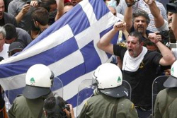 Забастовка в Греции: госслужащие протестуют против увольнений