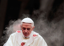 Бенедикт XVI после отречения получит титул «почетного понтифика»