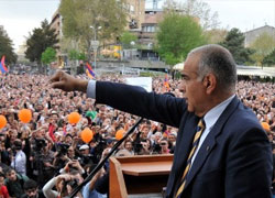 Инаугурация президента Армении закончилась столкновениями