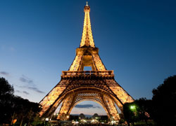 Французы сорвали планы «Аль-Каиды» взорвать Эйфелеву башню и Лувр