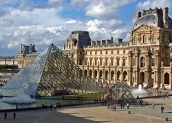 Лувр закрылся из-за забастовки персонала