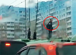 Минский экстремал убегал от милиции по крышам движущихся троллейбусов