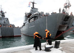 Российские военные минируют Азовское море под Мариполем