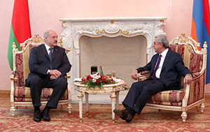 Лукашэнка заклікае армянскі бізнес у Менск