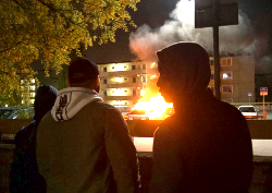 Беспорядки в Стокгольме: хулиганы подожгли школы и напали на участок полиции