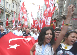 Полиция Турции разогнала 10 тысяч демонстрантов газом