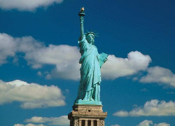 Статуя Свободы выходит из отпуска