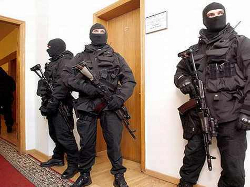 Расейская паліцыя штурмуе офіс праваабаронцаў у Маскве
