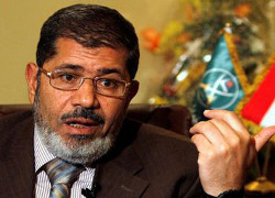 Мурси подозревают в передаче секретных документов Катару