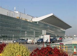 2000 человек эвакуировали из аэропорта Варшавы