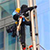 Активистки Greenpeace штурмуют небоскреб Shard в Лондоне (Видео)