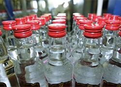 Налоговики изъяли в минском магазине 470 бутылок алкоголя