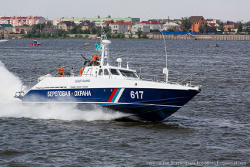 Российские пограничники протаранили лодку с украинскими рыбаками