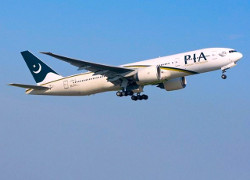Пакистанский самолет аварийно сел в Москве из-за отказа двигателей