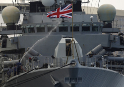 Британский флот начал подготовку к удару по Сирии