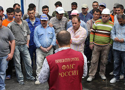 Кто и откуда едет на заработки в Россию