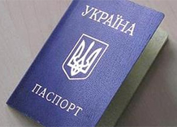 Жителей Крыма хотят наказывать исправительными работами за украинские паспорта