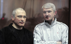 Суд сократил срок Ходорковскому и Лебедеву на два месяца