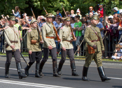 Солдаты БНР на параде в Варшаве