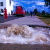 Тротуар в центре Гомеля провалился из-за прорыва водопровода (Видео)