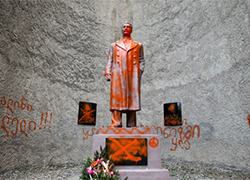 В грузинском Телави снесли памятник Сталину
