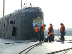 Российская атомная субмарина загорелась во время ремонта (Видео)