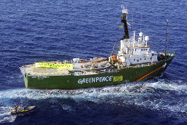 Расейскія памежнікі абстралялі судна Greenpeace